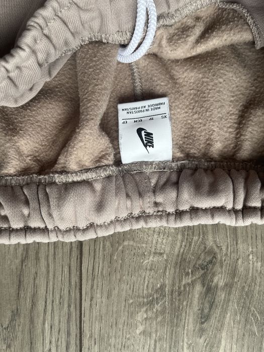 pantaloni nike purtați o singura data