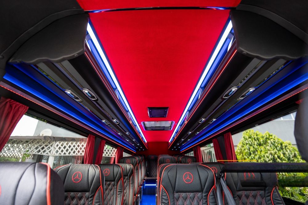 Inchirieei Microbuze excursie