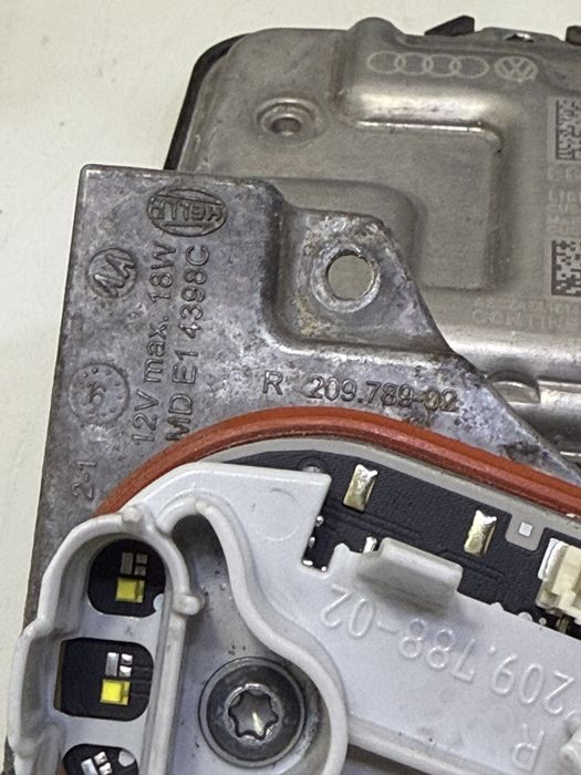 Десен фар Audi A8 D5 4N LED Matrix 4N0941036 за части модул баласт