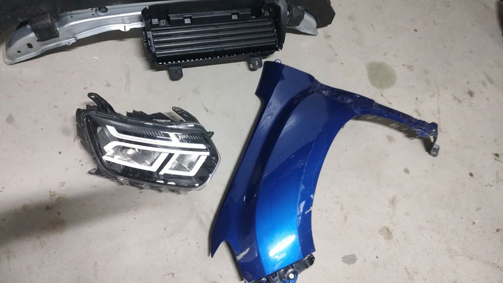 Bara fata , far dreapta, volet , trager , aripa Dacia Duster 2