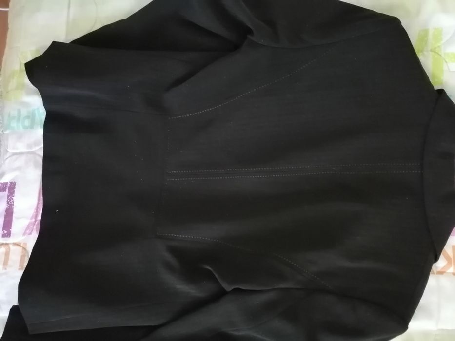 Черен костюм на Марк и Спенсър. И 2 поли и сако за комбинации