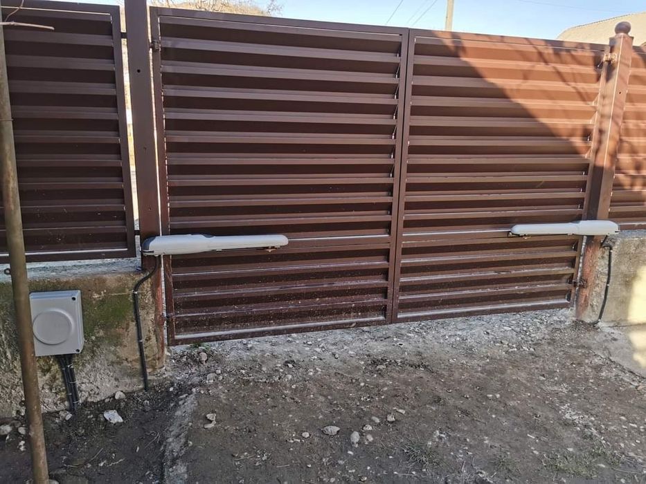 Uși de garaj rezidențiale și industriale