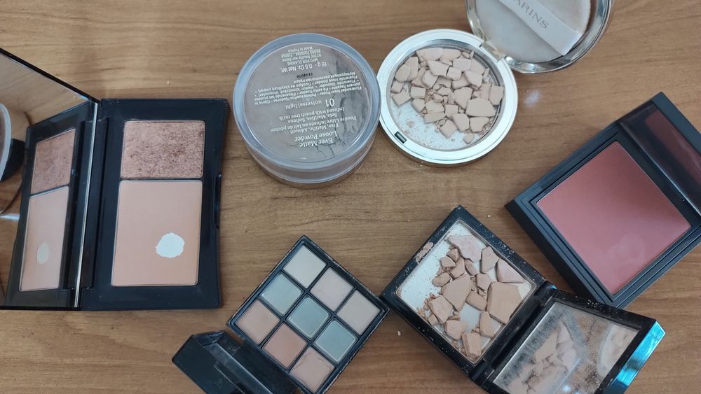 Маркови фон дьо тени,  кремове и декоративна козметика