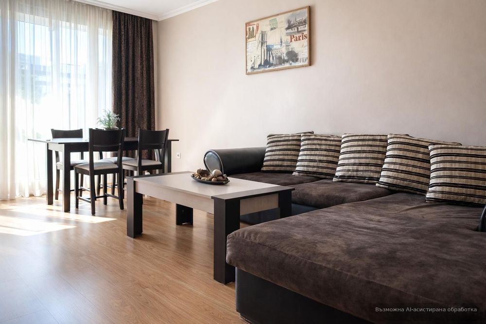 Дава се под наем Тристаен апартамент в Пловдив, Център - 85 кв.м за 648.21 € - Снимка #1