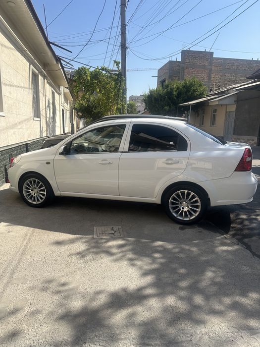 Nexia 3 avtomat 1 qol haydalgan 124 km yurgan moshina sveji barakali