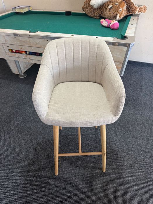 Високи бар столове