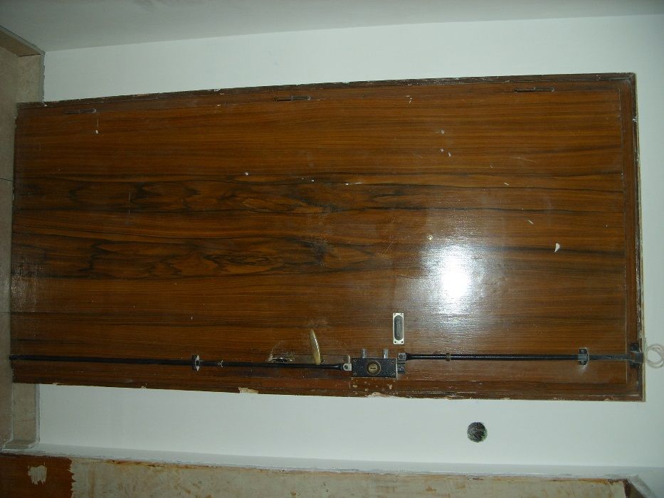 Вътрешни и външни врати