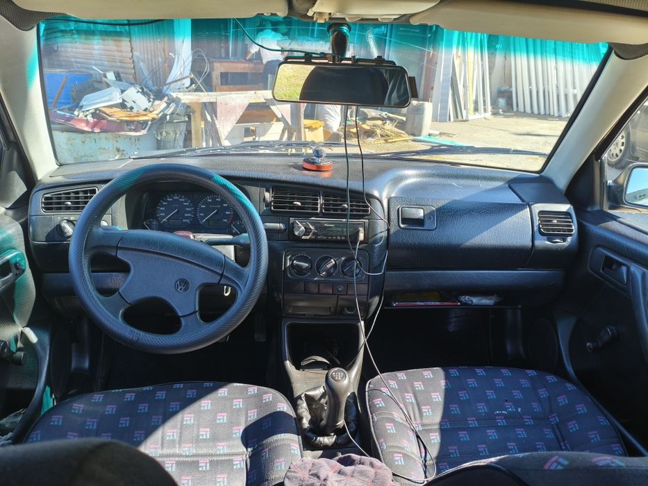 Продам Golf 3 срочно