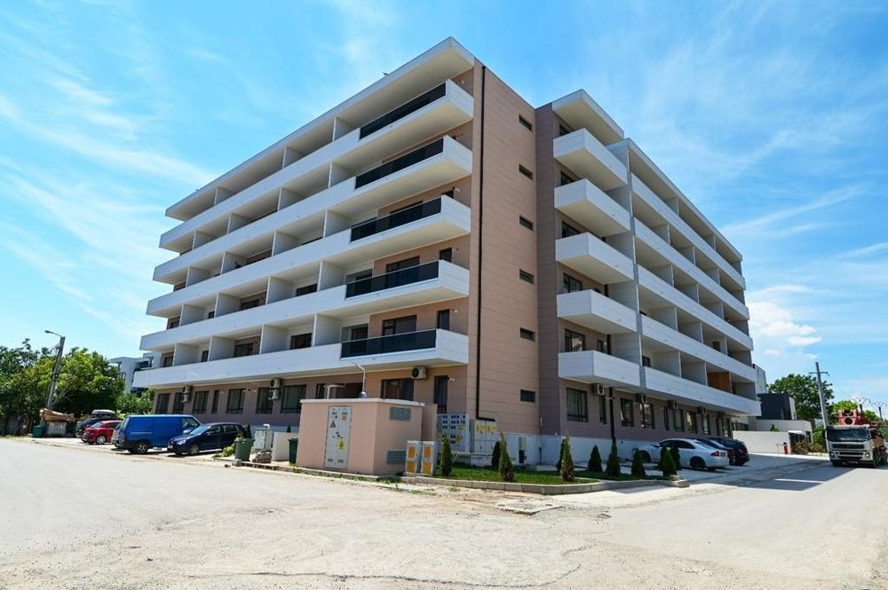 Apartament de 3 camere de închiriat