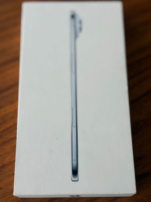 Apple iPhone 17 Air Sky Blue 256GB Гаранция!