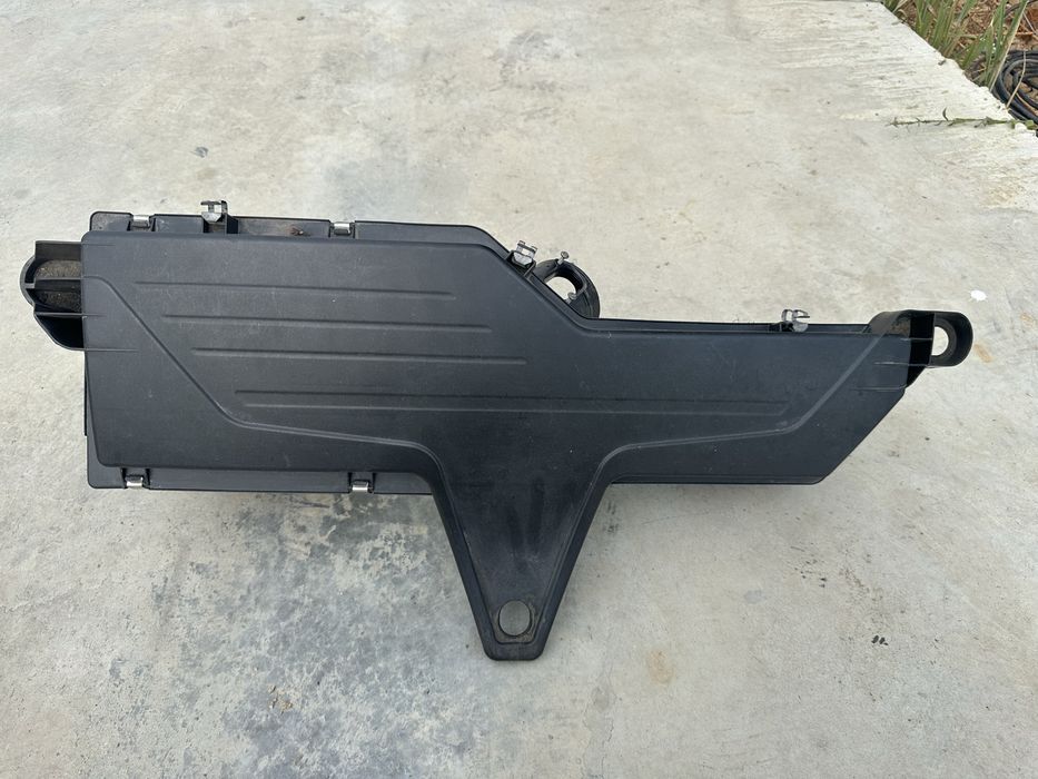 Carcasa filtru aer completa BMW f30 f20 seria 1 3 in stare perfecta