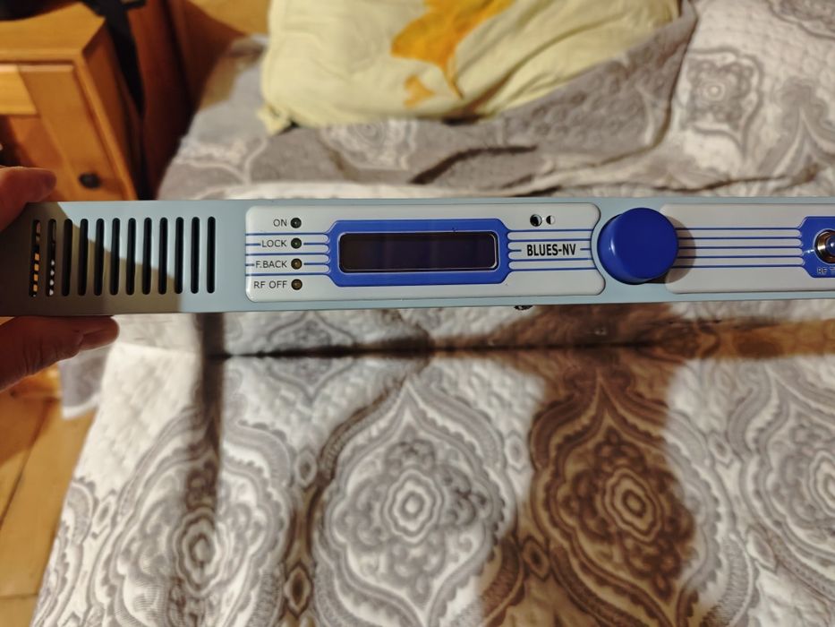 Sinteza FM 88-108 Mhz  30w liniară RVR