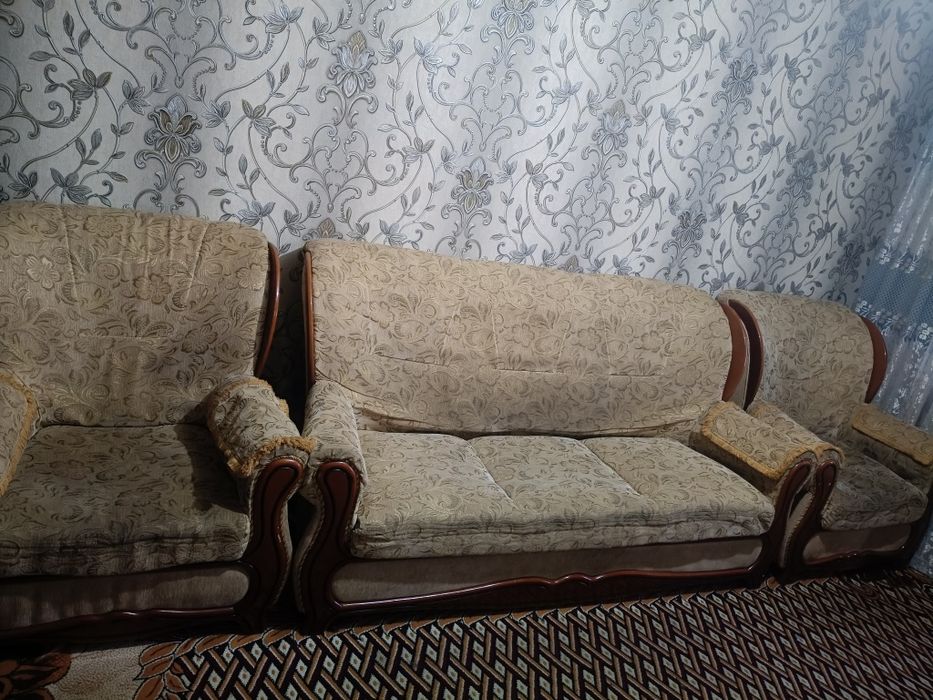 Миахки мебель сотилади