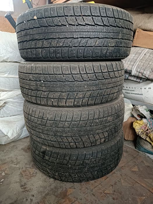 Продам комплект зимних шин — 4 шт.
