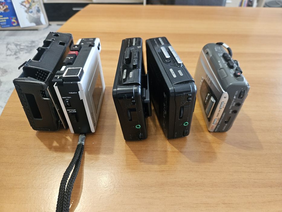 Lot 4 bucati walkman,  3 bucăți Sony si 1 bucata Sanyo.
