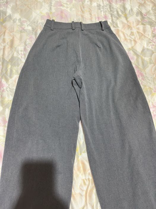 Сив баги панталон Stradivarius