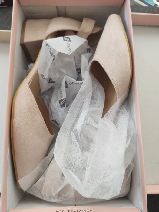 Дамски обувки в отлично състояние