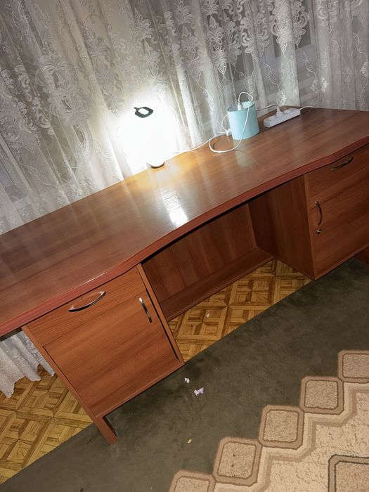 Письменный стол