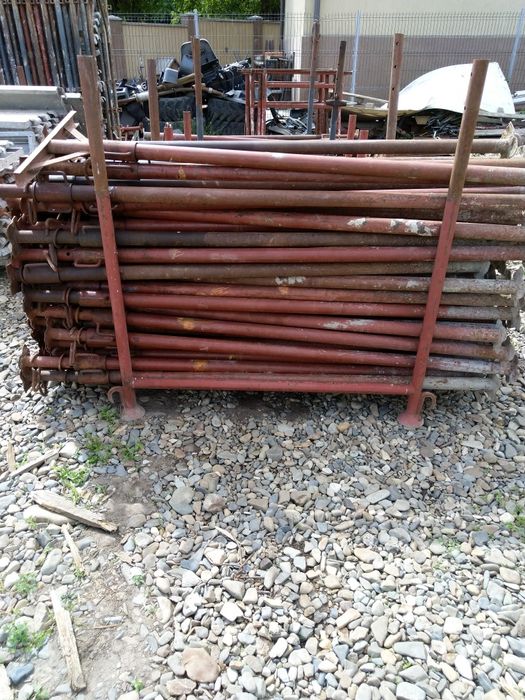 Schelă, popi metalici, panouri, mai compactor, placă, demolator etc.