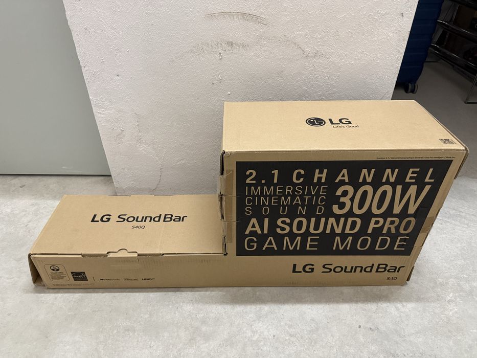 Soundbar LG S40Q, 2.1, 300W, Bluetooth, Wireless Subwoofer, Black