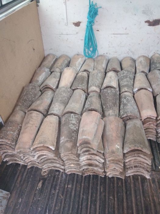 Vând olane vechi.     .