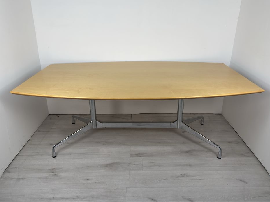 Дизайнерска конферетна и трапезарна сегментирана маса от Vitra Eames