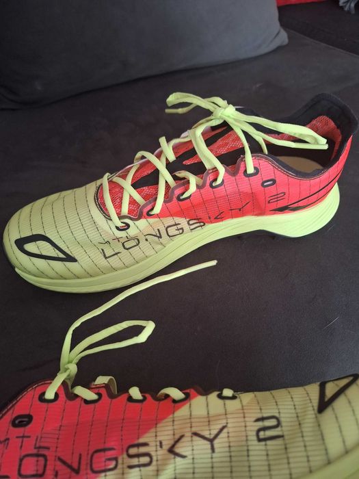 Продавам Маратонки MERRELL