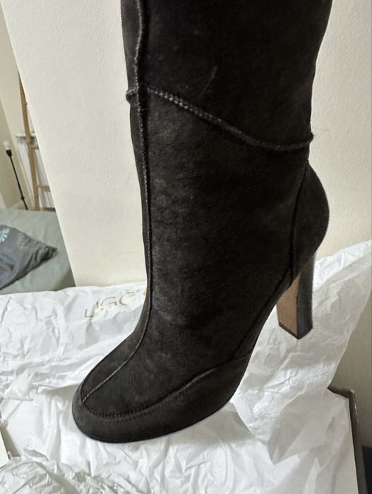 cizme UGG Donata peste genunchi cu 2 fete