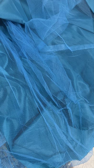 Платье из плотного атласа дешево