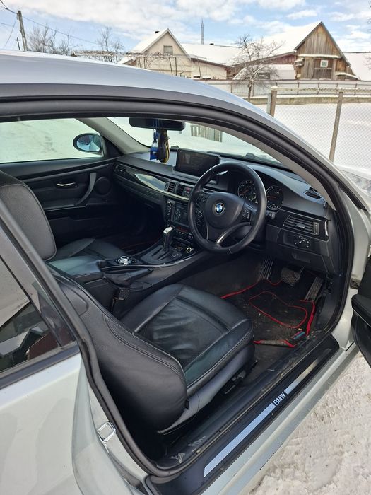 Vand bmw e92 320 automat din 2007 proba spune tot interior piele