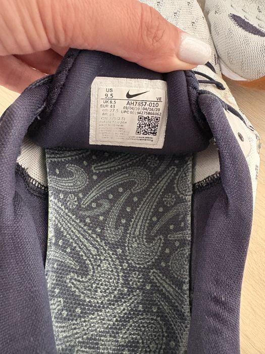 Продам мужские кроссовки Nike