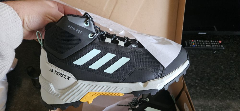 Adidas terrex 44 номер и половина зимни чисто нови