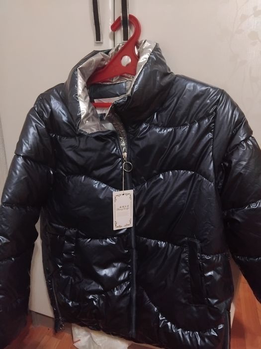 Продам куртку демисезон новая