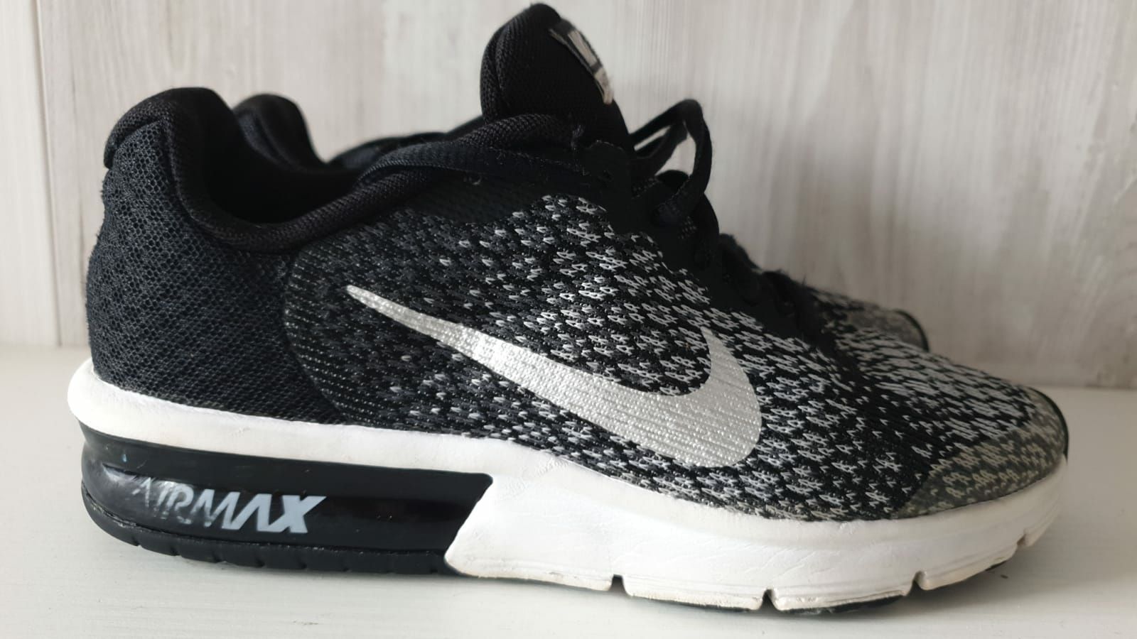 Harga nike air sales max sequent 2