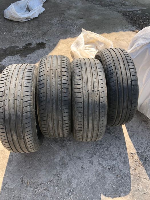 Резина б/у 215/55 R17