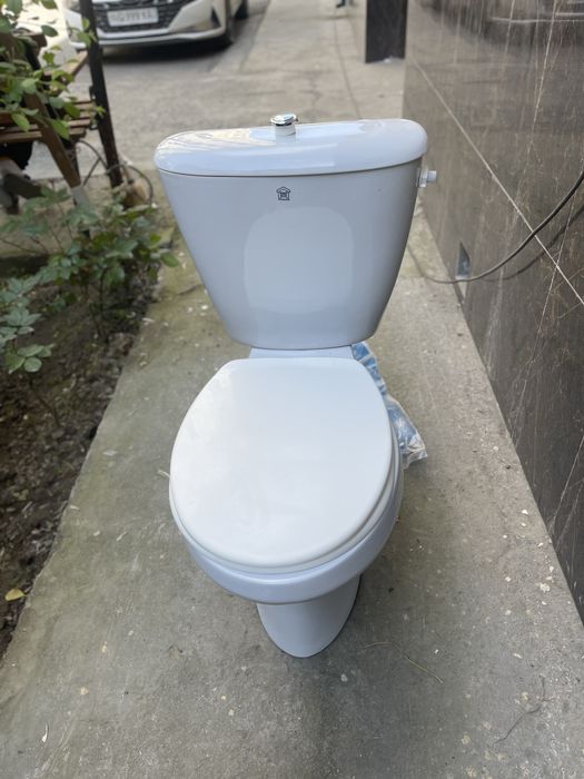 Продам унитаз в хорошом состаяние