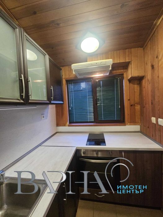 Дава се под наем Едностаен апартамент в Варна, Център - 20 кв.м за 331.5 € - Снимка #1