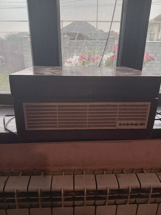 Радиола старинная