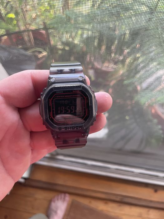 Ceas barbatesc Casio G-Shock DW-B5600G-1ER Bluetooth