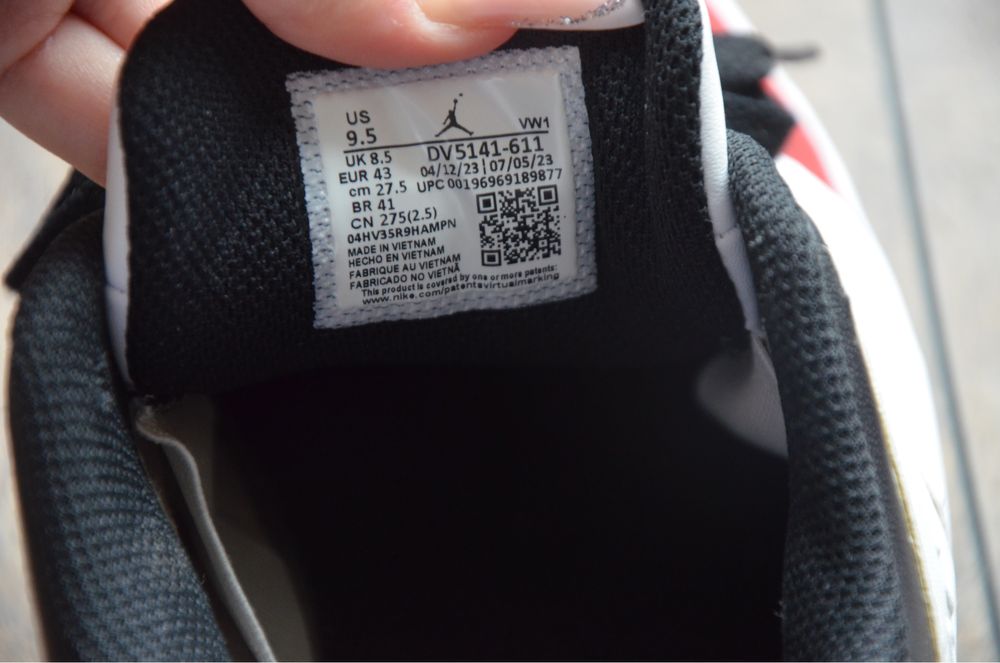 Срочно продаю кроссовки