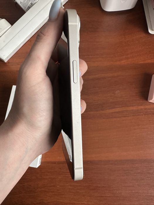 iPhone 14 в идиальном состоянии