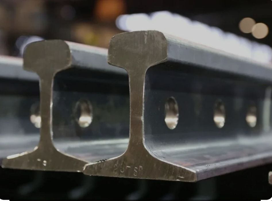 Рельсы (узкоколейки) на  балку 2 шт по 8 метров по 18000 тг каждая