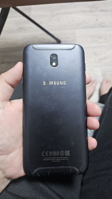 Samsung J7 2017 в идеальном состоянии