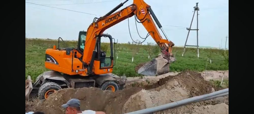 Экскаватор хизмати 90талик тажрибали хайдовчи.