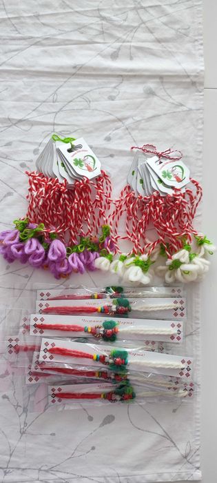 Мартеници ръчна изработка вълна