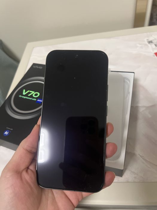 Продам Vivo V70 новый
