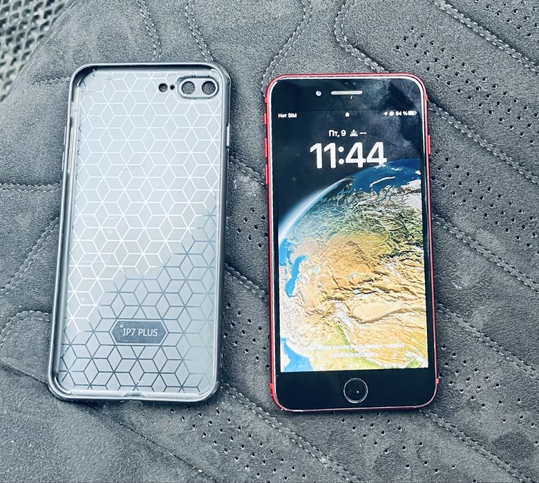Iphone 8 plus красный