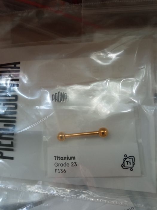 260 броя . Титаниев пиърсинг , обеци , пиърсинг за нос, ухо , устна