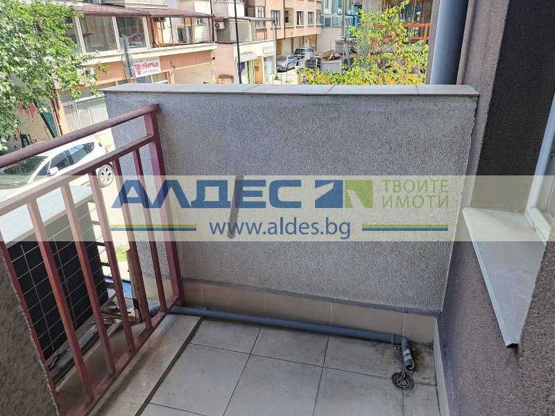 Продава се обзаведен едностаен в Оборище до бул. Мадрид