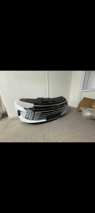 Передний бампер в сборе